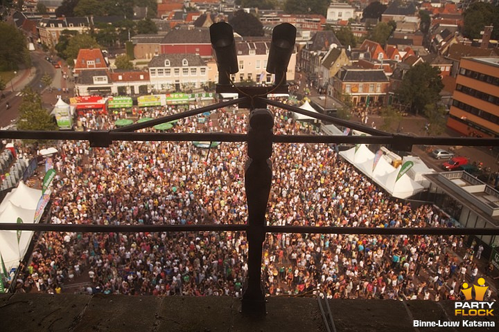 foto Dancetour Leeuwarden 2009, 5 juli 2009, Oldehoofsterkerkhof