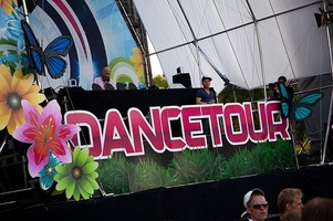 foto Dancetour Leeuwarden 2009, 5 juli 2009, Oldehoofsterkerkhof, Leeuwarden #525689