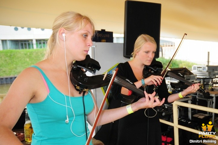 foto BeatsBall, 9 augustus 2009, Strand Euroborg