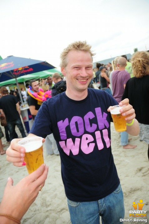 foto BeatsBall, 9 augustus 2009, Strand Euroborg