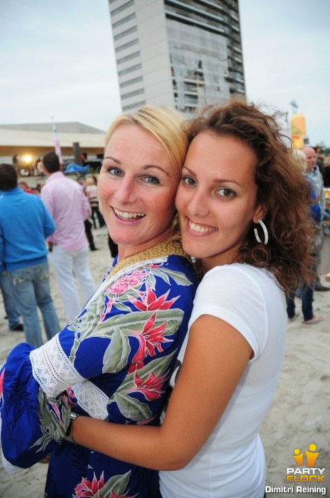 foto BeatsBall, 9 augustus 2009, Strand Euroborg