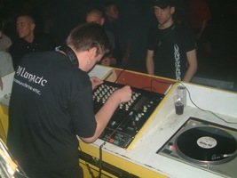 foto Hard-Quake, 4 juli 2003, Amigo's, Dordrecht #54825