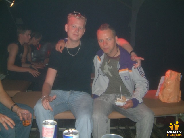 foto Super Marco May & Deepack's Birthday Party, 5 juli 2003, Hemkade, met Charly Lownoise