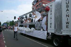 foto Limburg Love Parade 2003, 6 juli 2003, Markt, Geleen #55662