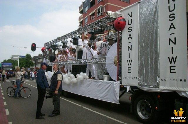 foto Limburg Love Parade 2003, 6 juli 2003, Markt