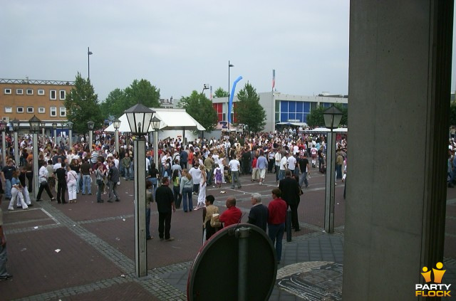 foto Limburg Love Parade 2003, 6 juli 2003, Markt