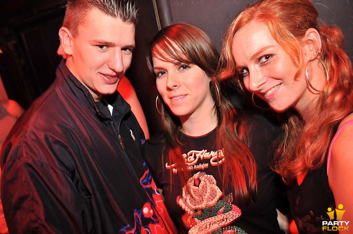 foto Beter kom je niet vs Partyraiser, 23 januari 2010, North Sea Venue