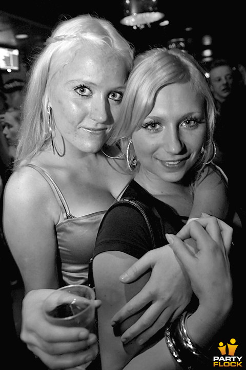 foto Beter kom je niet vs Partyraiser, 23 januari 2010, North Sea Venue