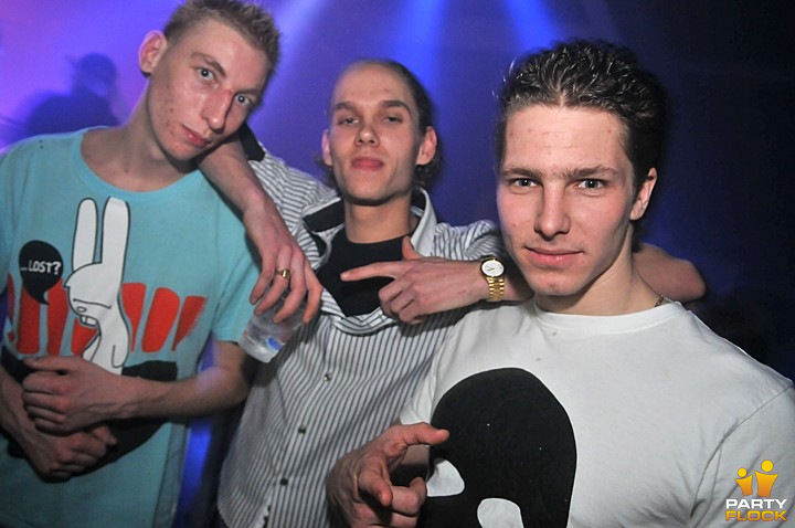 foto Beter kom je niet vs Partyraiser, 23 januari 2010, North Sea Venue