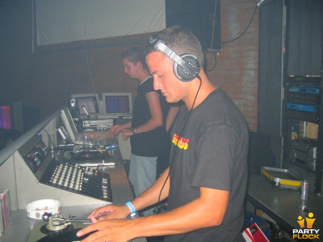 foto Hard, 2 augustus 2003, Maddox, met Pavo