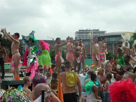 foto Amsterdam Pride Parade, 2 augustus 2003, Centrum Amsterdam, Amsterdam #57704