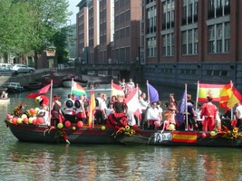 foto Amsterdam Pride Parade, 2 augustus 2003, Centrum Amsterdam, Amsterdam #57740