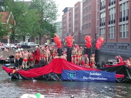 foto Amsterdam Pride Parade, 2 augustus 2003, Centrum Amsterdam, Amsterdam #57743