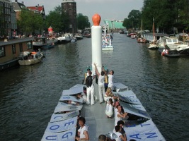 foto Amsterdam Pride Parade, 2 augustus 2003, Centrum Amsterdam, Amsterdam #57755