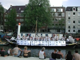 foto Amsterdam Pride Parade, 2 augustus 2003, Centrum Amsterdam, Amsterdam #57756