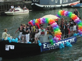 foto Amsterdam Pride Parade, 2 augustus 2003, Centrum Amsterdam, Amsterdam #57766