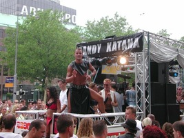 foto FFWD Dance Parade, 9 augustus 2003, Centrum Rotterdam, Rotterdam #58191