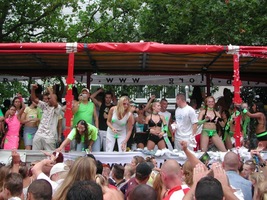 foto FFWD Dance Parade, 9 augustus 2003, Centrum Rotterdam, Rotterdam #58201