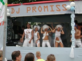 foto FFWD Dance Parade, 9 augustus 2003, Centrum Rotterdam, Rotterdam #58202