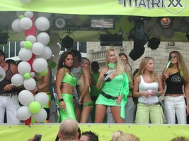 foto FFWD Dance Parade, 9 augustus 2003, Centrum Rotterdam, Rotterdam #58210