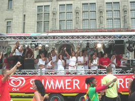 foto FFWD Dance Parade, 9 augustus 2003, Centrum Rotterdam, Rotterdam #58215