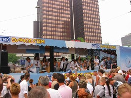 foto FFWD Dance Parade, 9 augustus 2003, Centrum Rotterdam, Rotterdam #58243