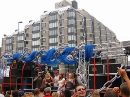 foto FFWD Dance Parade, 9 augustus 2003, Centrum Rotterdam, Rotterdam #58245