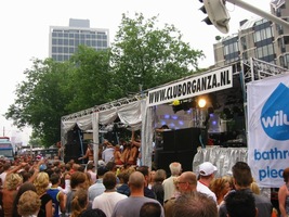 foto FFWD Dance Parade, 9 augustus 2003, Centrum Rotterdam, Rotterdam #58248