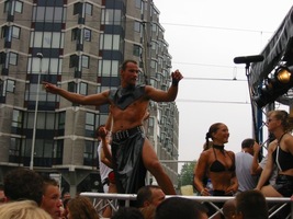 foto FFWD Dance Parade, 9 augustus 2003, Centrum Rotterdam, Rotterdam #58250