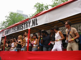 foto FFWD Dance Parade, 9 augustus 2003, Centrum Rotterdam, Rotterdam #58271