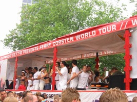 foto FFWD Dance Parade, 9 augustus 2003, Centrum Rotterdam, Rotterdam #58273