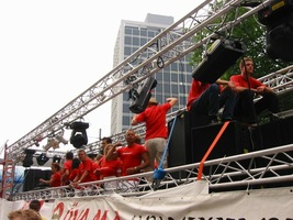 foto FFWD Dance Parade, 9 augustus 2003, Centrum Rotterdam, Rotterdam #58313