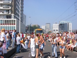 foto FFWD Dance Parade, 9 augustus 2003, Centrum Rotterdam, Rotterdam #58338