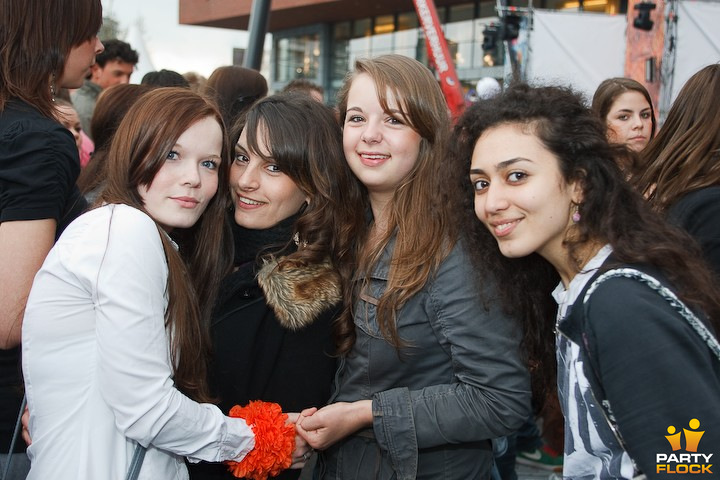 foto Absolutely Queensday, 30 april 2010, Van Heekplein