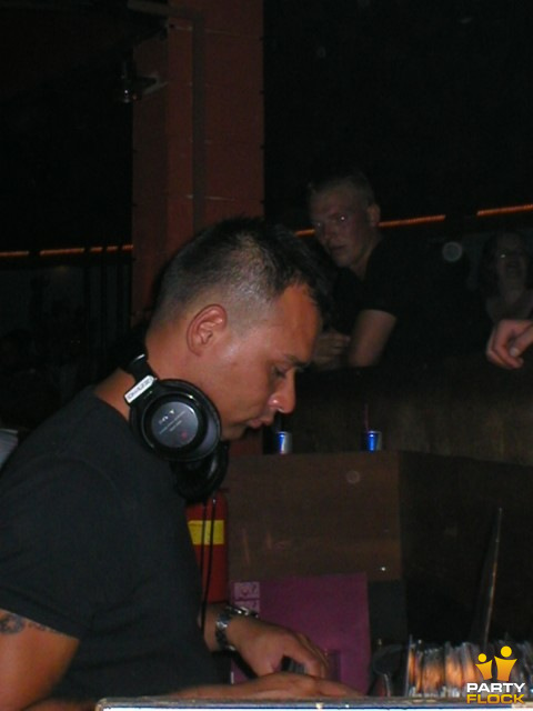 foto FFWD Afterparty, 9 augustus 2003, Ministry of Dance, met UZI