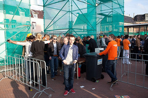 foto Queensday Outdoor 2010, 30 april 2010, Oldehoofsterkerkhof, Leeuwarden #585926