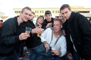 foto Queensday Outdoor 2010, 30 april 2010, Oldehoofsterkerkhof, Leeuwarden #585933