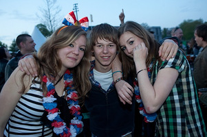 foto Queensday Outdoor 2010, 30 april 2010, Oldehoofsterkerkhof, Leeuwarden #586054