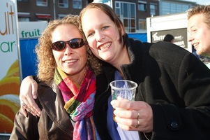 foto Bevrijdingsdag Enschede, 5 mei 2010, Van Heekplein, Enschede #587144