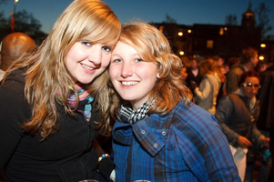 foto Bevrijdingsdag Enschede, 5 mei 2010, Van Heekplein, Enschede #587164