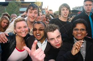 foto Bevrijdingsdag Enschede, 5 mei 2010, Van Heekplein, Enschede #587320