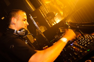 foto Noisecontrollers, 8 mei 2010, Outland, Rotterdam #587743