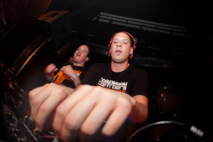 foto Noisecontrollers, 8 mei 2010, Outland, Rotterdam #587775