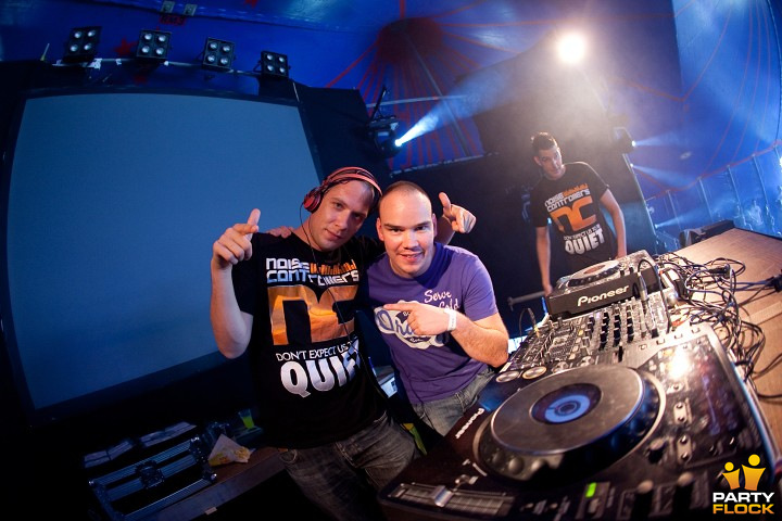 foto Bassrulers Outdoor, 22 mei 2010, Werkhaven, met Noisecontrollers, Renegade