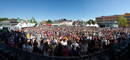 foto Dancetour Leeuwarden, 4 juli 2010, Oldehoofsterkerkhof, Leeuwarden #601138