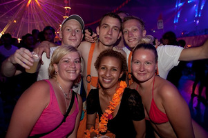foto De Q-dance Feestfabriek, 10 juli 2010, Amsterdam ArenA, Amsterdam #602240
