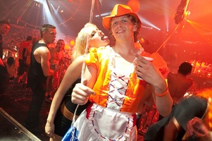 foto De Q-dance Feestfabriek, 10 juli 2010, Amsterdam ArenA, Amsterdam #602273