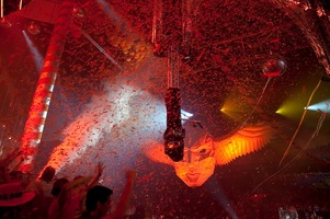 foto De Q-dance Feestfabriek, 10 juli 2010, Amsterdam ArenA, Amsterdam #602301