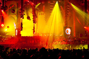 foto De Q-dance Feestfabriek, 10 juli 2010, Amsterdam ArenA, Amsterdam #602323