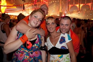 foto De Q-dance Feestfabriek, 10 juli 2010, Amsterdam ArenA, Amsterdam #602339